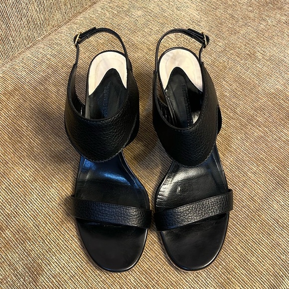 Nickolas Kirkwood black sandals with gold heel - Picture 1 of 8